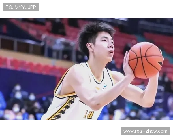 朱俊龙篮板拼抢积极 防守端贡献九篮板支撑体系